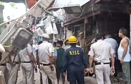 Building collapses in Delhi’s Janata Mazdoor colony; 3 rescued, many feared trapped | Building collapses in Delhi’s Janata Mazdoor colony; 3 rescued, many feared trapped Building collapses in Delhi’s Janata Mazdoor colony; 3 rescued, many feared trapped | Building collapses in Delhi’s Janata Mazdoor colony; 3 rescued, many feared trapped