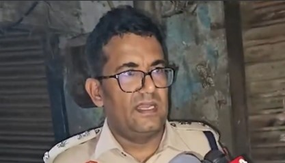 Delhi building collapse: People had noticed some issues earlier, says resident | Delhi building collapse: People had noticed some issues earlier, says resident Delhi building collapse: People had noticed some issues earlier, says resident | Delhi building collapse: People had noticed some issues earlier, says resident