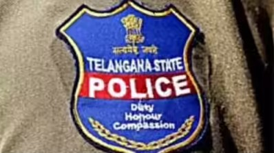 Two cases filed for scuffle at Telangana MLC's office | Two cases filed for scuffle at Telangana MLC's office Two cases filed for scuffle at Telangana MLC's office | Two cases filed for scuffle at Telangana MLC's office