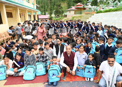 Himachal ex-CM Jairam, MP Anurag support return of children to schools in disaster-hit Mandi | Himachal ex-CM Jairam, MP Anurag support return of children to schools in disaster-hit Mandi Himachal ex-CM Jairam, MP Anurag support return of children to schools in disaster-hit Mandi | Himachal ex-CM Jairam, MP Anurag support return of children to schools in disaster-hit Mandi