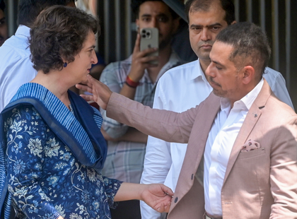 Robert Vadra ducked questions on ties with UK-based arms consultant Sanjay Bandari: ED Sources | Robert Vadra ducked questions on ties with UK-based arms consultant Sanjay Bandari: ED Sources Robert Vadra ducked questions on ties with UK-based arms consultant Sanjay Bandari: ED Sources | Robert Vadra ducked questions on ties with UK-based arms consultant Sanjay Bandari: ED Sources