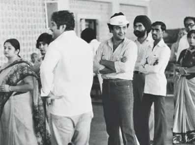 Neetu Kapoor treats with a rare pic of late Rishi Kapoor from the 1984 General elections | Neetu Kapoor treats with a rare pic of late Rishi Kapoor from the 1984 General elections Neetu Kapoor treats with a rare pic of late Rishi Kapoor from the 1984 General elections | Neetu Kapoor treats with a rare pic of late Rishi Kapoor from the 1984 General elections