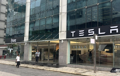 Tesla Model Y launched in India at Rs 60 lakh, deliveries likely from Q3 2025 | Tesla Model Y launched in India at Rs 60 lakh, deliveries likely from Q3 2025 Tesla Model Y launched in India at Rs 60 lakh, deliveries likely from Q3 2025 | Tesla Model Y launched in India at Rs 60 lakh, deliveries likely from Q3 2025