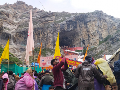 Over three lakh perform Amarnath Yatra in 18 days | Over three lakh perform Amarnath Yatra in 18 days