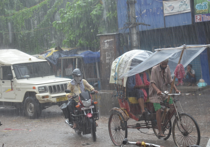 Bihar: Heavy rains trigger floods in Munger and Gaya districts, disrupting traffic | Bihar: Heavy rains trigger floods in Munger and Gaya districts, disrupting traffic Bihar: Heavy rains trigger floods in Munger and Gaya districts, disrupting traffic | Bihar: Heavy rains trigger floods in Munger and Gaya districts, disrupting traffic