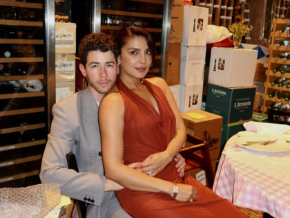 Priyanka Chopra, Nick Jonas share a kiss in romantic video at the beach | Priyanka Chopra, Nick Jonas share a kiss in romantic video at the beach Priyanka Chopra, Nick Jonas share a kiss in romantic video at the beach | Priyanka Chopra, Nick Jonas share a kiss in romantic video at the beach