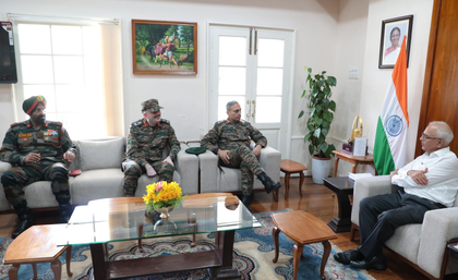 Top Army officers brief Manipur Guv on security situation in state, NE region | Top Army officers brief Manipur Guv on security situation in state, NE region Top Army officers brief Manipur Guv on security situation in state, NE region | Top Army officers brief Manipur Guv on security situation in state, NE region