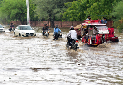 Delhi: Dabri roundabout most notorious spot for accidents during water-logging | Delhi: Dabri roundabout most notorious spot for accidents during water-logging