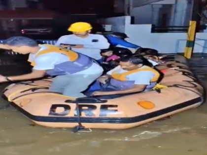 Boats deployed to rescue people from flooded areas in Hyderabad | Boats deployed to rescue people from flooded areas in Hyderabad