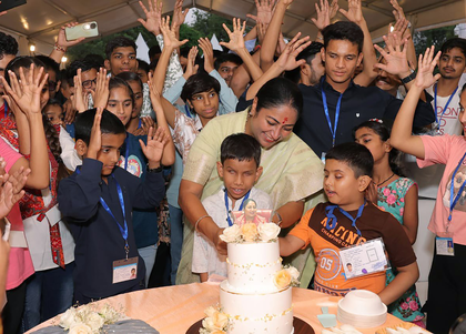Delhi CM Rekha Gupta celebrates her birthday with Divyang children | Delhi CM Rekha Gupta celebrates her birthday with Divyang children