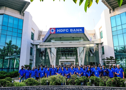 HDFC Bank clocks 13 pc sequential drop in Q1 net profit, announces Rs 5 special dividend | HDFC Bank clocks 13 pc sequential drop in Q1 net profit, announces Rs 5 special dividend HDFC Bank clocks 13 pc sequential drop in Q1 net profit, announces Rs 5 special dividend | HDFC Bank clocks 13 pc sequential drop in Q1 net profit, announces Rs 5 special dividend