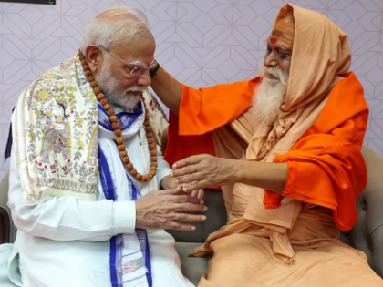 Swami Shakti Sharananand Saraswati lauds PM Modi's contribution to global peace and unity | Swami Shakti Sharananand Saraswati lauds PM Modi's contribution to global peace and unity