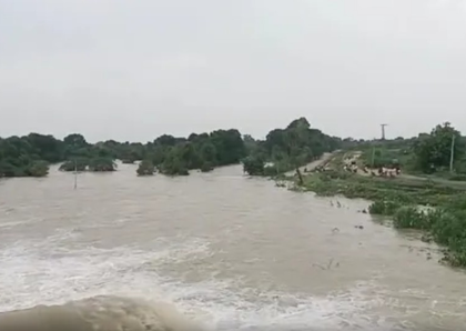 Ajmer reels from waterlogging after torrential rains; three girls drown | Ajmer reels from waterlogging after torrential rains; three girls drown Ajmer reels from waterlogging after torrential rains; three girls drown | Ajmer reels from waterlogging after torrential rains; three girls drown