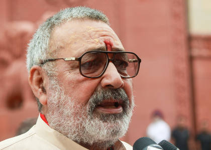 Union Minister Giriraj Singh criticises Rahul over irregularities in voter list claims | Union Minister Giriraj Singh criticises Rahul over irregularities in voter list claims Union Minister Giriraj Singh criticises Rahul over irregularities in voter list claims | Union Minister Giriraj Singh criticises Rahul over irregularities in voter list claims