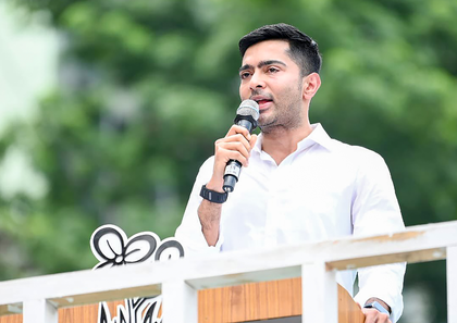 Abhishek Banerjee-convened Trinamool organisation meeting advanced by 3 days | Abhishek Banerjee-convened Trinamool organisation meeting advanced by 3 days Abhishek Banerjee-convened Trinamool organisation meeting advanced by 3 days | Abhishek Banerjee-convened Trinamool organisation meeting advanced by 3 days