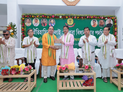 Oppn, treasury bench work in symbiosis for healthy democracy: Tripura CM | Oppn, treasury bench work in symbiosis for healthy democracy: Tripura CM Oppn, treasury bench work in symbiosis for healthy democracy: Tripura CM | Oppn, treasury bench work in symbiosis for healthy democracy: Tripura CM