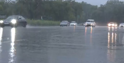 Heavy rainfall batters Delhi-NCR, triggers traffic woes and waterlogging | Heavy rainfall batters Delhi-NCR, triggers traffic woes and waterlogging Heavy rainfall batters Delhi-NCR, triggers traffic woes and waterlogging | Heavy rainfall batters Delhi-NCR, triggers traffic woes and waterlogging