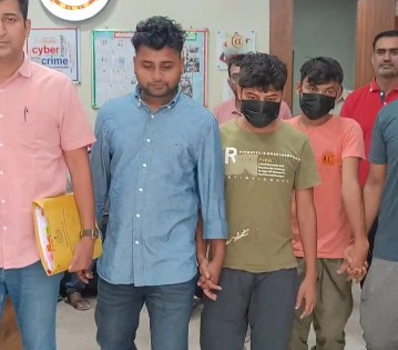 Delhi Police arrest two cyber criminals impersonating bank officials from Jharkhand, Bengal | Delhi Police arrest two cyber criminals impersonating bank officials from Jharkhand, Bengal