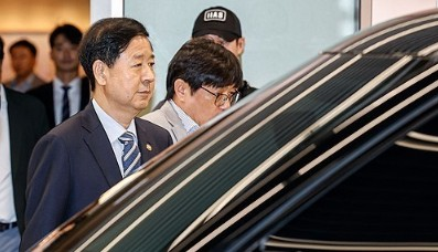 South Korea-US '2+2' trade talks postponed due to Bessent's urgent schedule: finance ministry | South Korea-US '2+2' trade talks postponed due to Bessent's urgent schedule: finance ministry South Korea-US '2+2' trade talks postponed due to Bessent's urgent schedule: finance ministry | South Korea-US '2+2' trade talks postponed due to Bessent's urgent schedule: finance ministry