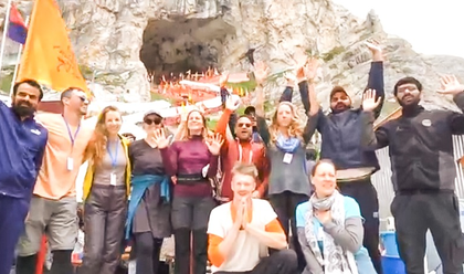 Nine young devotees from six different countries including US undertake Amarnath Yatra | Nine young devotees from six different countries including US undertake Amarnath Yatra Nine young devotees from six different countries including US undertake Amarnath Yatra | Nine young devotees from six different countries including US undertake Amarnath Yatra