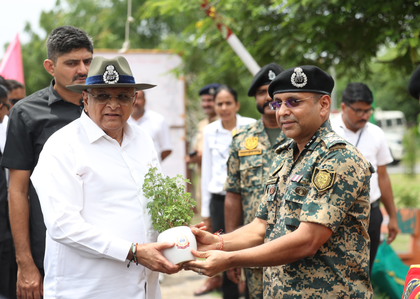 CM Bhupendra Patel commends BSF troops during visit to Nadabet border outpost in Gujarat | CM Bhupendra Patel commends BSF troops during visit to Nadabet border outpost in Gujarat
