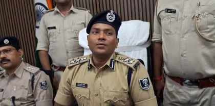 Bihar: Gang arrested for cheating in the name of govt scheme, property worth crores recovered | Bihar: Gang arrested for cheating in the name of govt scheme, property worth crores recovered Bihar: Gang arrested for cheating in the name of govt scheme, property worth crores recovered | Bihar: Gang arrested for cheating in the name of govt scheme, property worth crores recovered
