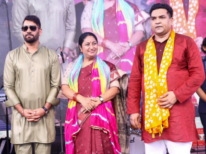 CM Rekha Gupta, Kapil Mishra inaugurate Teej Mahotsav in Delhi | CM Rekha Gupta, Kapil Mishra inaugurate Teej Mahotsav in Delhi CM Rekha Gupta, Kapil Mishra inaugurate Teej Mahotsav in Delhi | CM Rekha Gupta, Kapil Mishra inaugurate Teej Mahotsav in Delhi