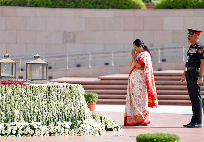 Kargil Vijay Diwas: Delhi CM pays tributes at National War Memorial | Kargil Vijay Diwas: Delhi CM pays tributes at National War Memorial