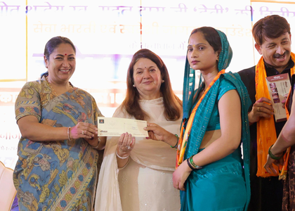 Delhi CM Rekha Gupta greets 201 working women on getting interest-free loans | Delhi CM Rekha Gupta greets 201 working women on getting interest-free loans