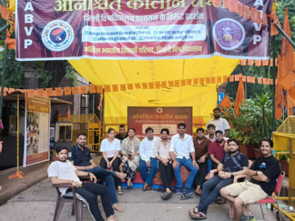 ABVP's indefinite protest at Delhi University enters sixth day | ABVP's indefinite protest at Delhi University enters sixth day ABVP's indefinite protest at Delhi University enters sixth day | ABVP's indefinite protest at Delhi University enters sixth day