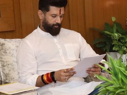 Chirag Paswan challenges Tejashwi Yadav over 'election boycott' remarks | Chirag Paswan challenges Tejashwi Yadav over 'election boycott' remarks Chirag Paswan challenges Tejashwi Yadav over 'election boycott' remarks | Chirag Paswan challenges Tejashwi Yadav over 'election boycott' remarks