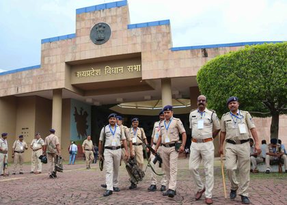 5-day Winter Session of MP Assembly starts with protests over Chhindwara deaths by Congress MLAs | 5-day Winter Session of MP Assembly starts with protests over Chhindwara deaths by Congress MLAs