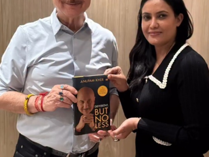 Anupam Kher feels honoured to meet Indian Army’s Colonel Sofiya Qureshi, presents her with a special gift | Anupam Kher feels honoured to meet Indian Army’s Colonel Sofiya Qureshi, presents her with a special gift Anupam Kher feels honoured to meet Indian Army’s Colonel Sofiya Qureshi, presents her with a special gift | Anupam Kher feels honoured to meet Indian Army’s Colonel Sofiya Qureshi, presents her with a special gift