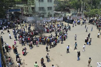 B'desh: Students demand Environmental Advisor's resignation over delay in construction of permanent university campus | B'desh: Students demand Environmental Advisor's resignation over delay in construction of permanent university campus
