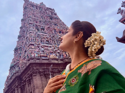 Raveena Tandon seeks blessings at Meenakshi Amman Temple | Raveena Tandon seeks blessings at Meenakshi Amman Temple