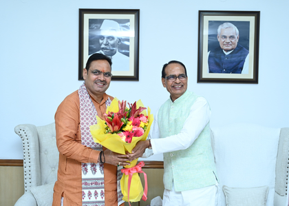 Shivraj Chouhan meets Rajasthan CM; assures complete Central support for agriculture, rural development | Shivraj Chouhan meets Rajasthan CM; assures complete Central support for agriculture, rural development Shivraj Chouhan meets Rajasthan CM; assures complete Central support for agriculture, rural development | Shivraj Chouhan meets Rajasthan CM; assures complete Central support for agriculture, rural development