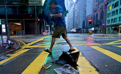 Hong Kong issues 1st black rainstorm warning of year | Hong Kong issues 1st black rainstorm warning of year