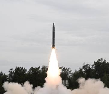 DRDO successfully tests range capability of quasi-ballistic missile 'Pralay' | DRDO successfully tests range capability of quasi-ballistic missile 'Pralay'