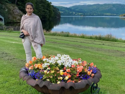 Manisha Koirala enjoys a 'soul-refreshing' trip amidst the nature in the UK | Manisha Koirala enjoys a 'soul-refreshing' trip amidst the nature in the UK Manisha Koirala enjoys a 'soul-refreshing' trip amidst the nature in the UK | Manisha Koirala enjoys a 'soul-refreshing' trip amidst the nature in the UK