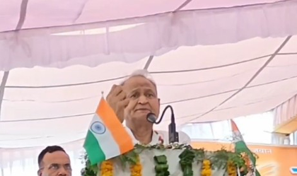Ashok Gehlot slams cancelling of district status in Sikar, challenges Raj CM on Yamuna water | Ashok Gehlot slams cancelling of district status in Sikar, challenges Raj CM on Yamuna water