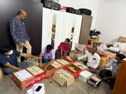 Rs 11 crore cash seized from guesthouse in Andhra liquor scam case | Rs 11 crore cash seized from guesthouse in Andhra liquor scam case Rs 11 crore cash seized from guesthouse in Andhra liquor scam case | Rs 11 crore cash seized from guesthouse in Andhra liquor scam case