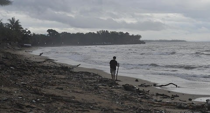 Indonesia warns of possible minor tsunami in coastal areas after Russia quake | Indonesia warns of possible minor tsunami in coastal areas after Russia quake Indonesia warns of possible minor tsunami in coastal areas after Russia quake | Indonesia warns of possible minor tsunami in coastal areas after Russia quake
