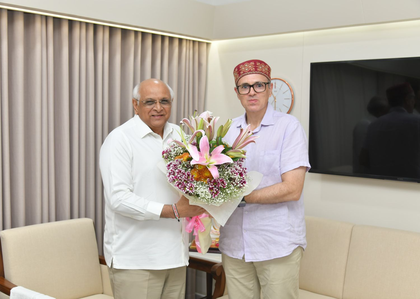 J&K CM Omar in Gujarat to woo tourists back to Kashmir post-Pahalgam attack | J&K CM Omar in Gujarat to woo tourists back to Kashmir post-Pahalgam attack J&K CM Omar in Gujarat to woo tourists back to Kashmir post-Pahalgam attack | J&K CM Omar in Gujarat to woo tourists back to Kashmir post-Pahalgam attack