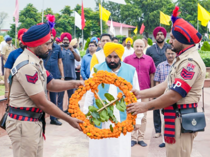Punjab CM, Kejriwal vow to realise dreams of martyrs | Punjab CM, Kejriwal vow to realise dreams of martyrs