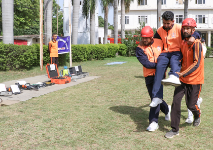 Delhi holds mock drill in 11 districts to check disaster management preparedness | Delhi holds mock drill in 11 districts to check disaster management preparedness Delhi holds mock drill in 11 districts to check disaster management preparedness | Delhi holds mock drill in 11 districts to check disaster management preparedness