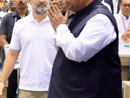 Rahul, Kharge seek Presidential assent for Telangana Backward Class quota Bills | Rahul, Kharge seek Presidential assent for Telangana Backward Class quota Bills