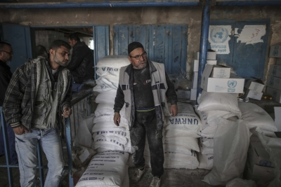 Some Gazans given cash for food, but find few supplies to buy: UN | Some Gazans given cash for food, but find few supplies to buy: UN