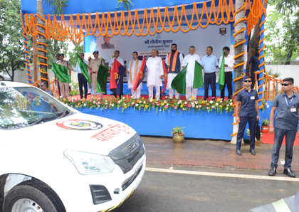 CM Nitish flags off 71 new Traffic Police vehicles to boost road safety in Bihar | CM Nitish flags off 71 new Traffic Police vehicles to boost road safety in Bihar CM Nitish flags off 71 new Traffic Police vehicles to boost road safety in Bihar | CM Nitish flags off 71 new Traffic Police vehicles to boost road safety in Bihar