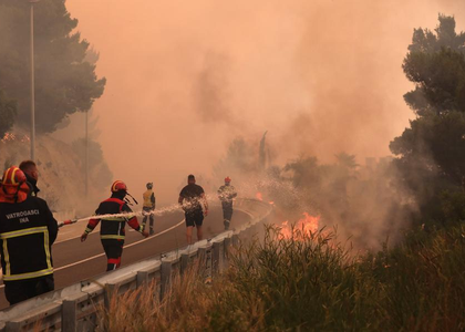 Portugal declares wildfire alert amid severe heatwave | Portugal declares wildfire alert amid severe heatwave Portugal declares wildfire alert amid severe heatwave | Portugal declares wildfire alert amid severe heatwave