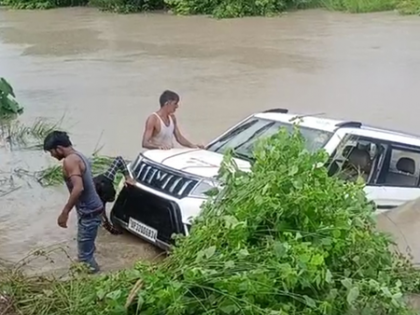 PM Modi condoles loss of lives in Gonda accident, announces Rs 2 lakh ex gratia | PM Modi condoles loss of lives in Gonda accident, announces Rs 2 lakh ex gratia PM Modi condoles loss of lives in Gonda accident, announces Rs 2 lakh ex gratia | PM Modi condoles loss of lives in Gonda accident, announces Rs 2 lakh ex gratia
